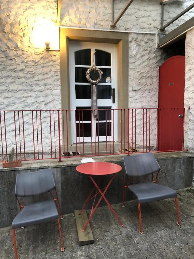 Blaues Zimmer Mit Grossem Balkon, Bad Ist Ein Traum, 50 Schritte Zum Radweg Am Main,Ideal For Short Stay Mainstockheim 0*,  Germany